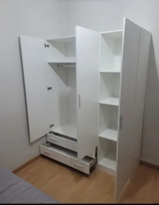 Armario modular madera beige y gris