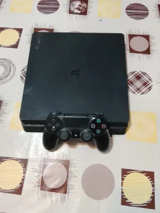 PS4 (PlayStation 4) Nera