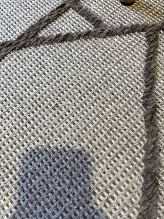 Alfombra beige y marrón lavable