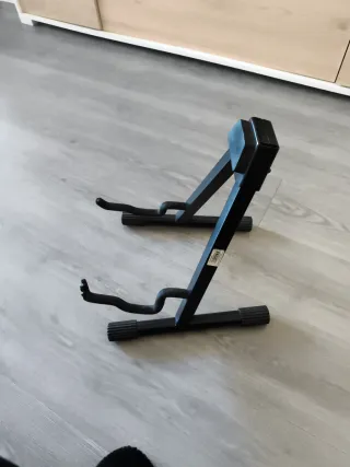 Soporte guitarra negro
