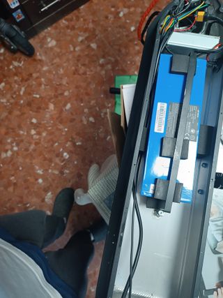 Patinete eléctrico negro