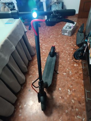 Patinete eléctrico negro