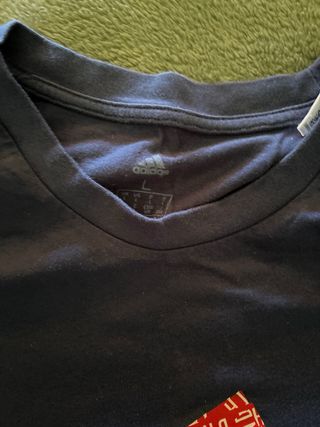 Camiseta Adidas Azul con Logo Estampado