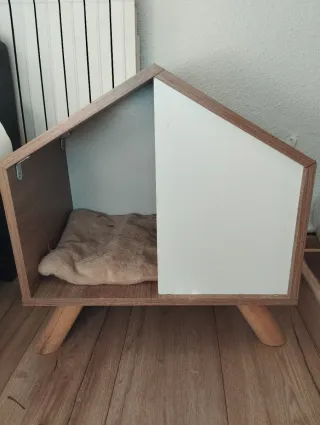 Casa para gato de madera
