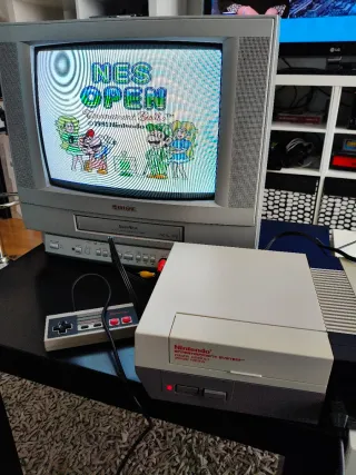 Nintendo NES + 2 Juegos+ pistola