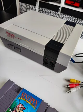 Nintendo NES + 2 Juegos+ pistola