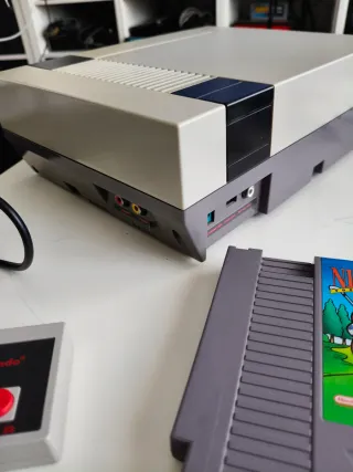 Nintendo NES + 2 Juegos+ pistola