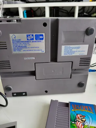 Nintendo NES + 2 Juegos+ pistola