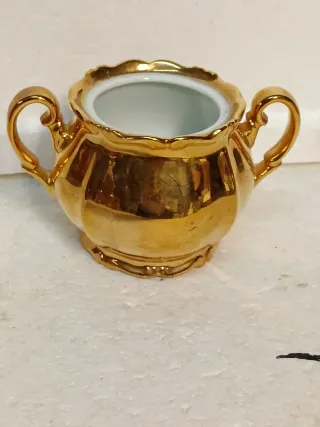 Zuccheriera in porcellana dorata vintage