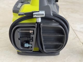 Ryobi ONE+ Inversor, Compresor, Luces + Batería 5A