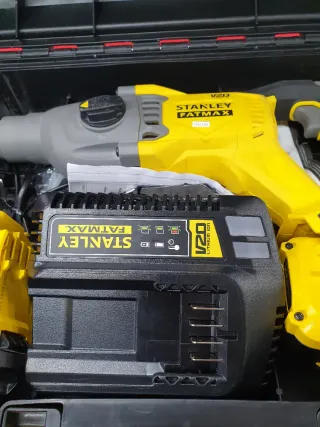 Martillo Percutor Stanley Fatmax Batería