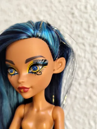 Muñeca Cleo De Nile Básica G3