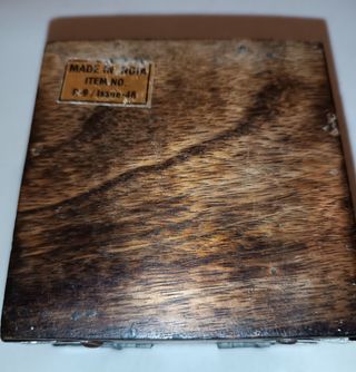 Caja madera India + portavelas y 1 regalo.