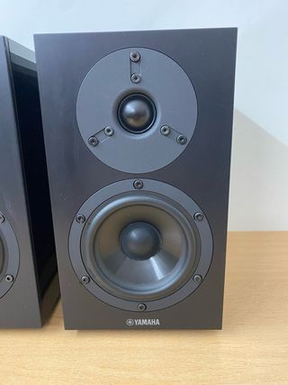 Altavoces Yamaha NS-BP200