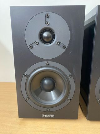 Altavoces Yamaha NS-BP200