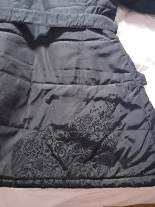 Abrigo Desigual Negro con Cinturón