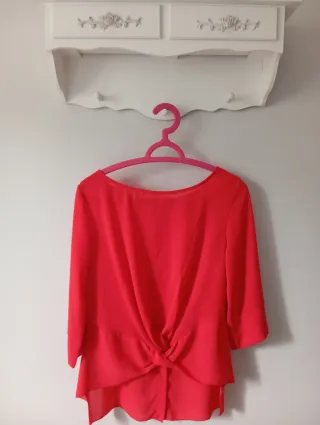 Camisa gasa roja anudada cintura manga codo