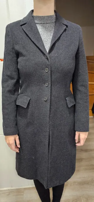 Abrigo de paño gris