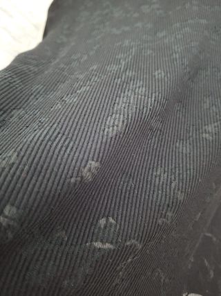 Maglia nera Sisley con fantasia floreale