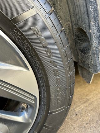 Neumáticos 205/60/16