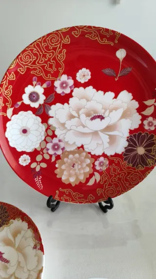 Piatto di porcellana cinese con fiori