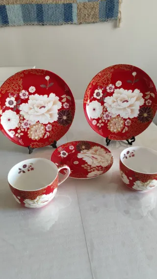 Piatto di porcellana cinese con fiori