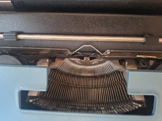 Máquina de escribir Olivetti Studio 46
