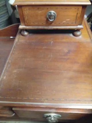 Tocador antiguo de madera