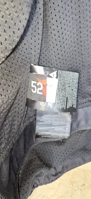 Chaqueta de cuero marca Dainese