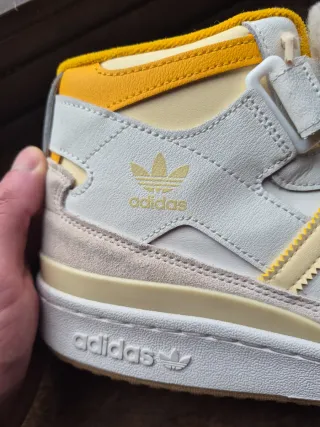 Zapatillas Adidas altas, edición Summer Camp.