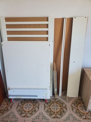 Culla per bambini bianca con cassetti verdi