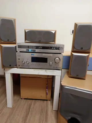 Equipo Sonido Amplificador y 3 Altavoces