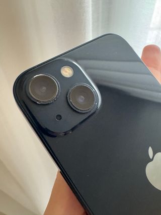 iPhone 13 256 GB + cargador original.