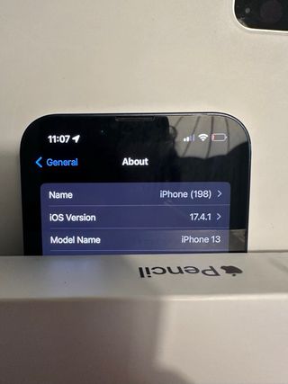 iPhone 13 256 GB + cargador original.