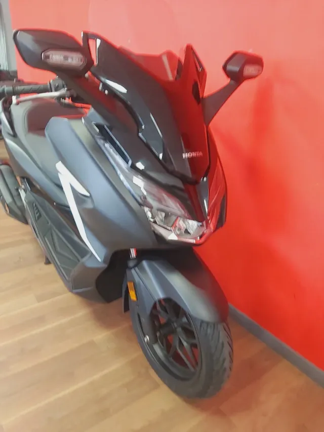 Honda Forza 125cc Maxiscooter Automática