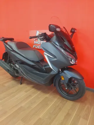 Honda Forza 125cc Maxiscooter Automática