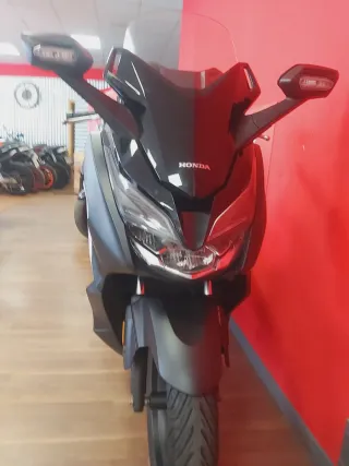 Honda Forza 125cc Maxiscooter Automática