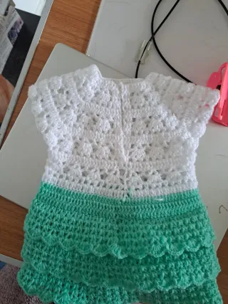 Vestido crochet bebé reborn