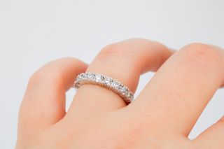 Anillo De Oro Blanco De 18K Con Diamantes.. Ref: 034-01-00611