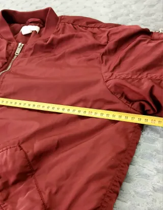 Chaqueta Bomber H&M Borgoña Estilo Retro
