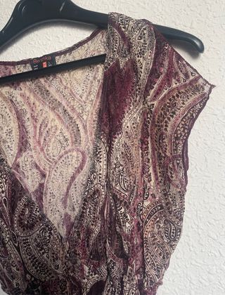 Camiseta vaporosa Bershka estampado cachemir