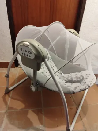 Hamaca bebé con movimiento y música