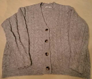 Cárdigan de punto trenzado gris