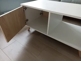 Mesa baja moderna con almacenaje