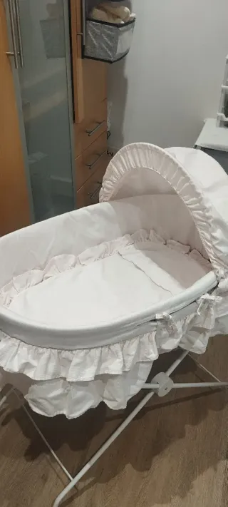 Moisés de mimbre para bebé