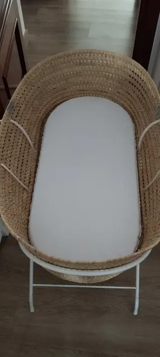 Moisés de mimbre para bebé