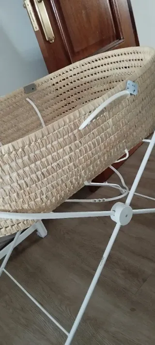 Moisés de mimbre para bebé