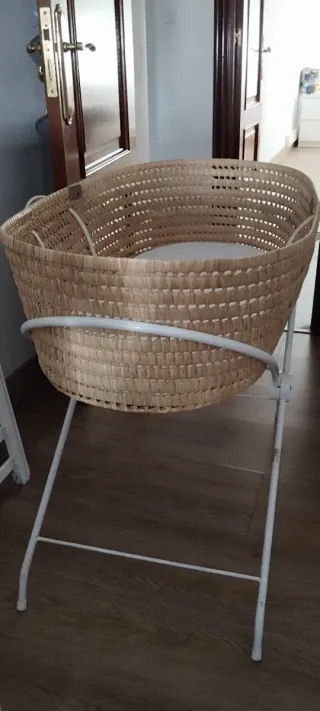 Moisés de mimbre para bebé