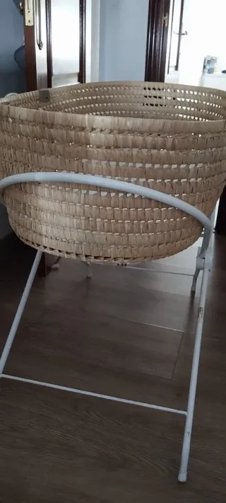 Moisés de mimbre para bebé