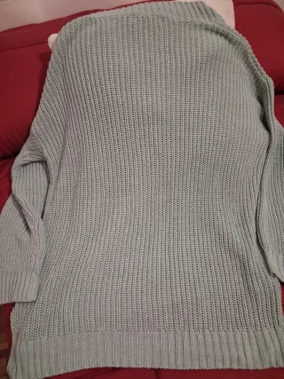 Jersey Stradivarius verde agua talla M y 50